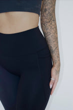 Load image into Gallery viewer, THE POCKET LEGGINGS
